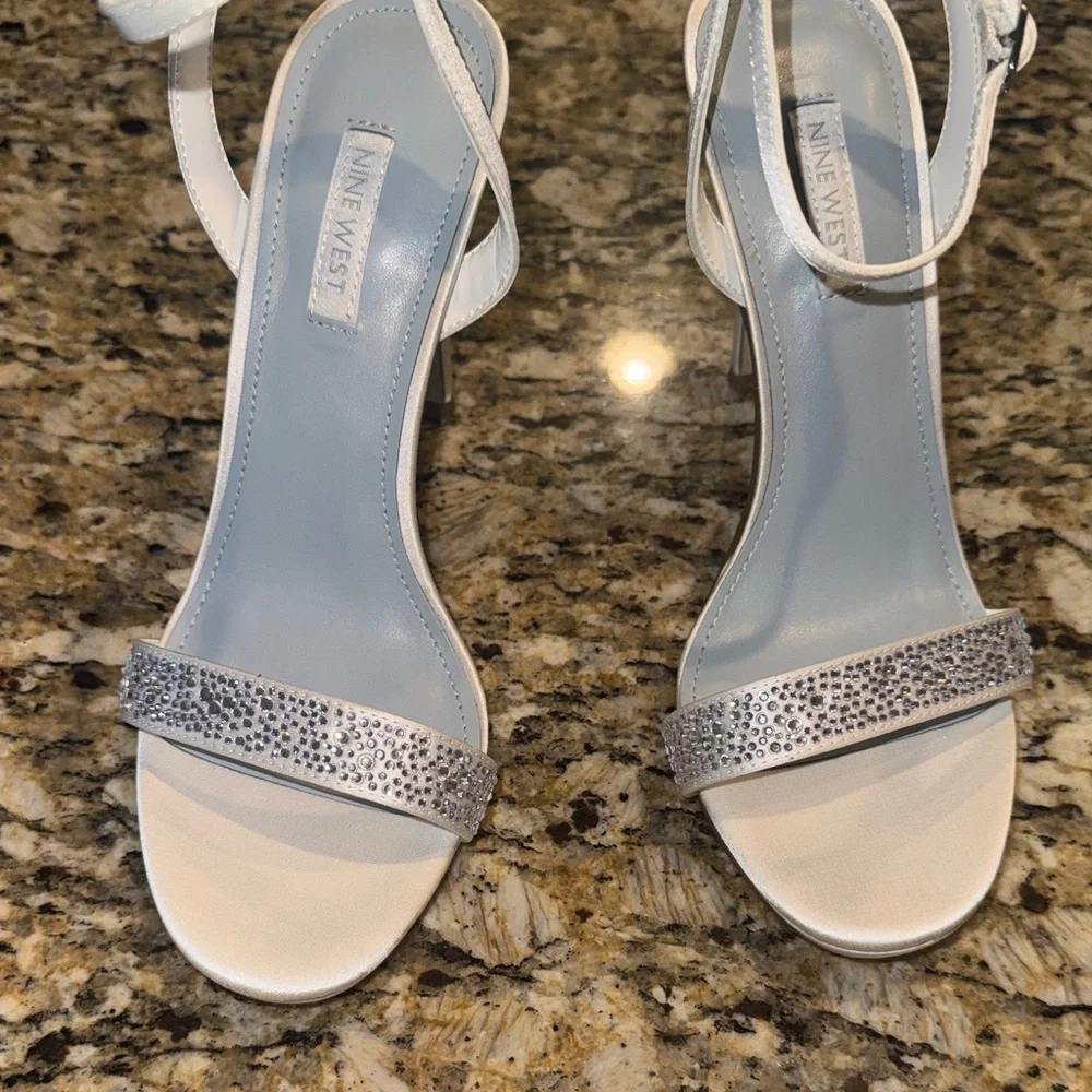 Nine West loolah satin shoes NEVER WORN NWT